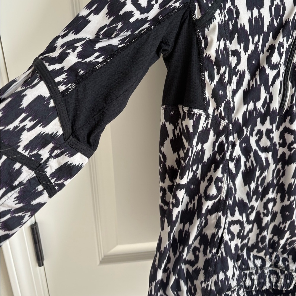 Lululemon Run Willpower 1/2 Zip Black White Purple Sprinkler Ikat Windbreaker - Picture 4 of 6